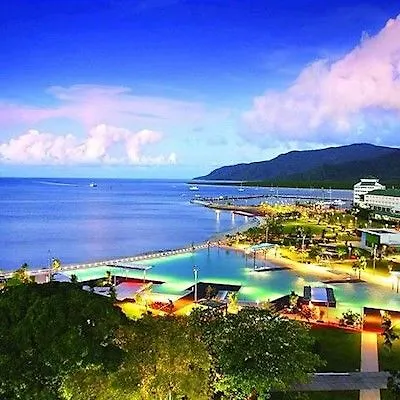 Cairns Plaza Hotel 3*,  Australia